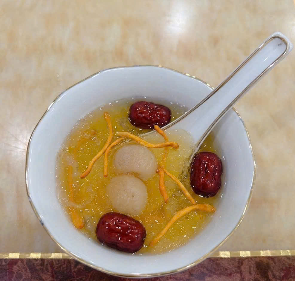 Ready-to-eat bird's nest jar